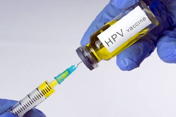 Tiêm vắc xin HPV là cách phòng ngừa mụn cóc hiệu quả