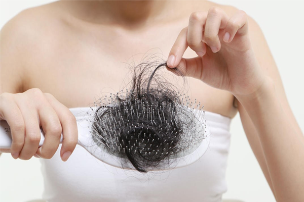 Rụng tóc gây ảnh hưởng nhiều đến cuộc sống