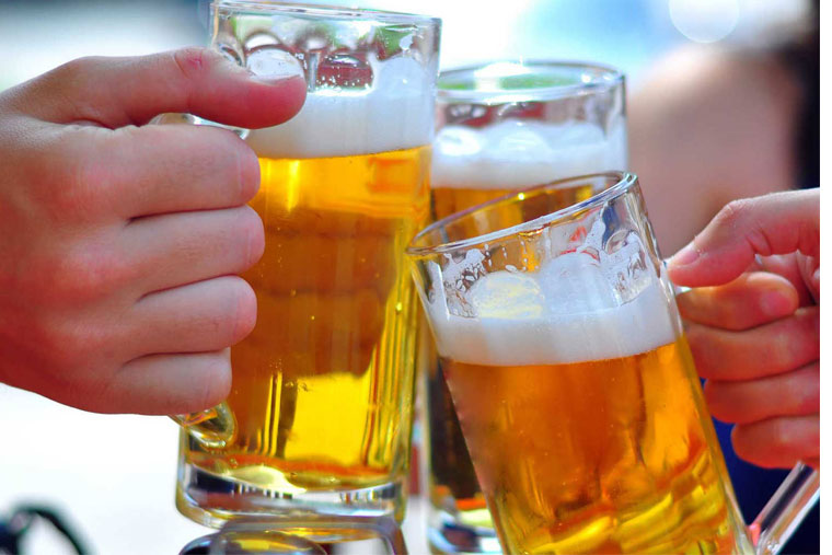 Không nên uống rượu bia và các chất kích thích