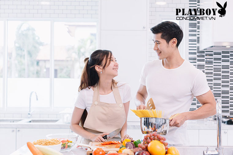 Người đàn ông đồng cảm luôn chia sẻ với bạn trong mọi khoảnh khắc