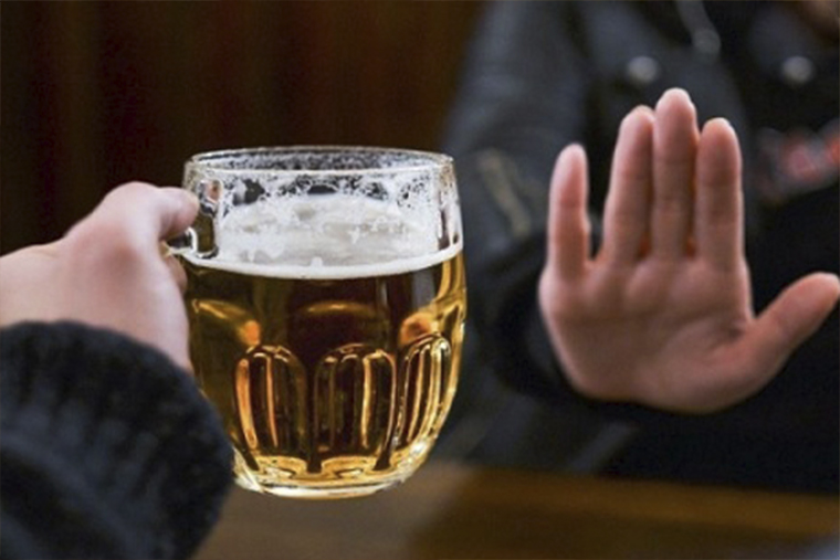Hạn chế uống bia để hạn chế nguy cơ nổi mề đay